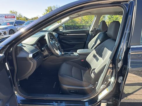 Certified 2022 Nissan Altima 2.5 SV image 13