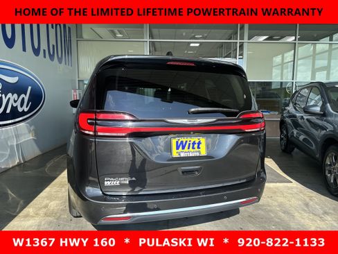 Used 2023 Chrysler Pacifica Touring-L FWD image 8
