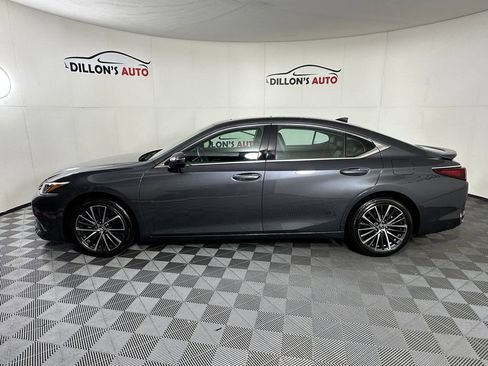 Used 2023 Lexus ES 250 w/ Premium Package AWD/4WD image 3