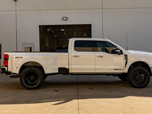 Used 2026 Ford F350 Lariat w/ Lariat Ultimate Package AWD/4WD image 9