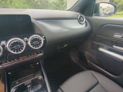 New 2025 Mercedes-Benz GLA 250