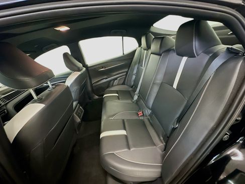 Used 2025 Toyota Camry SE FWD image 29