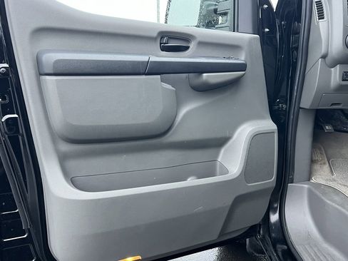 Used 2019 Nissan NV 3500 SL image 12