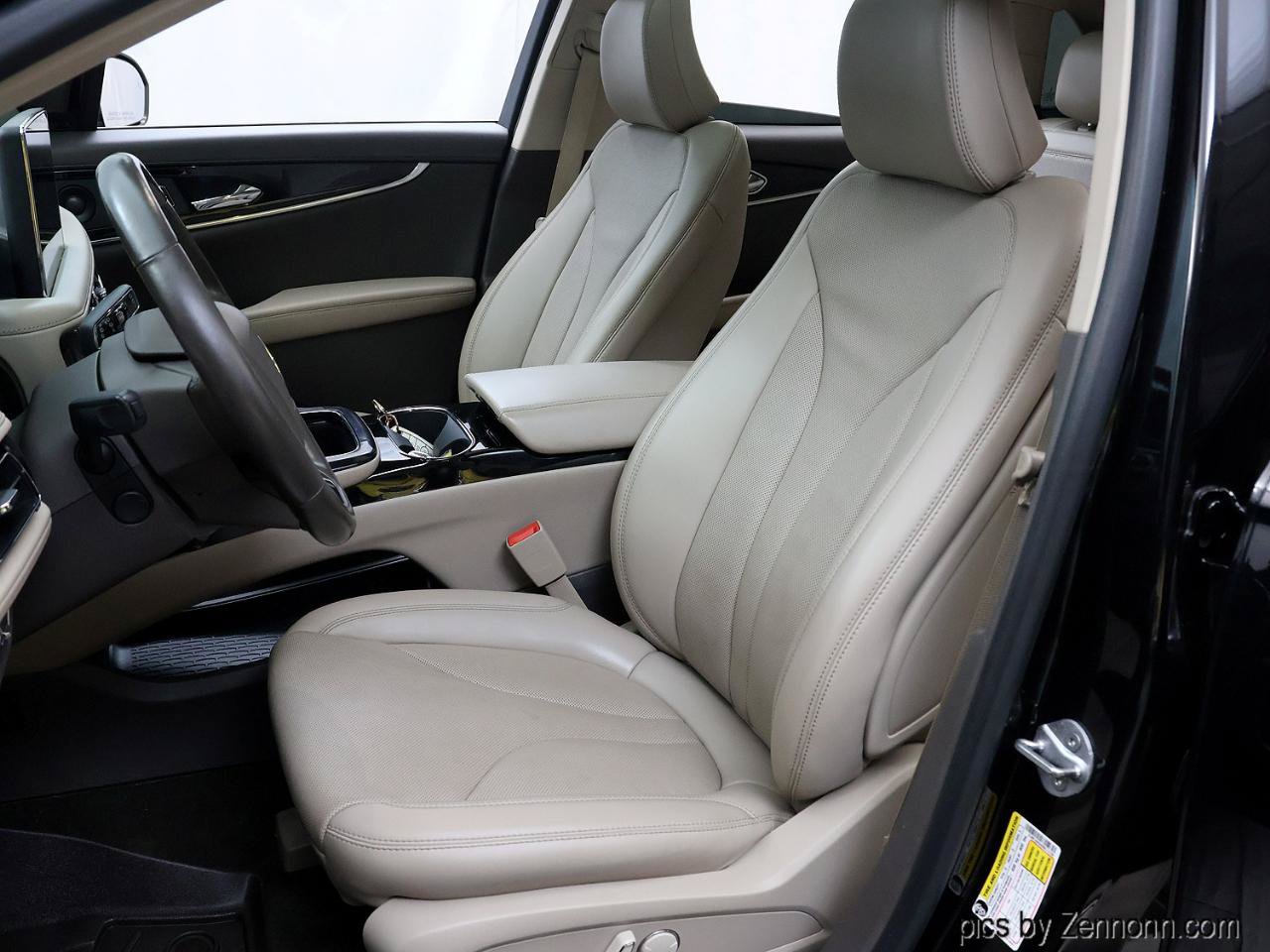 Used 2021 Lincoln Nautilus Reserve AWD/4WD image 11