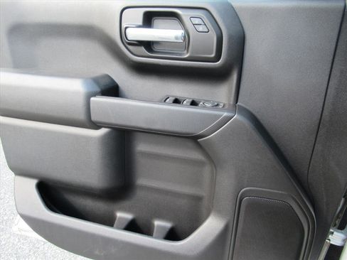 Used 2020 Chevrolet Silverado 1500 Custom w/ Custom Value Package image 17