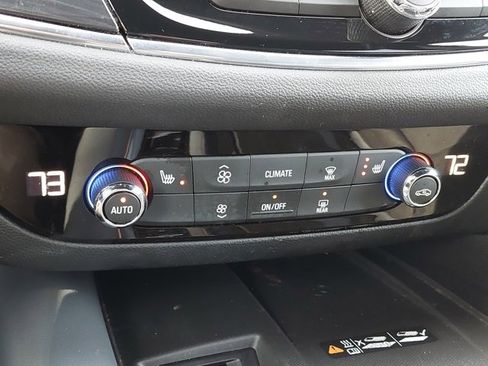 Used 2023 Buick Enclave Essence image 35