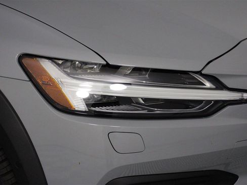 New 2026 Volvo V60 B5 Cross Country Ultra w/ Climate Package image 14