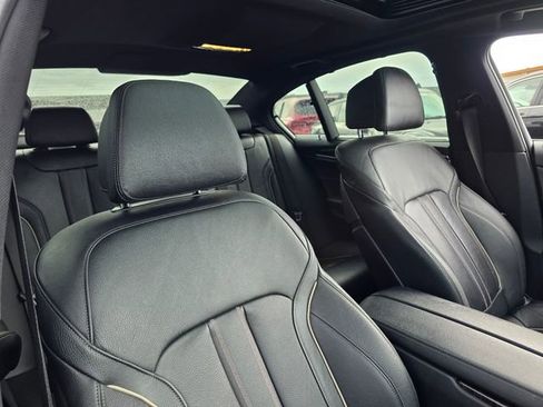 Used 2020 BMW 540i w/ Executive Package image 11