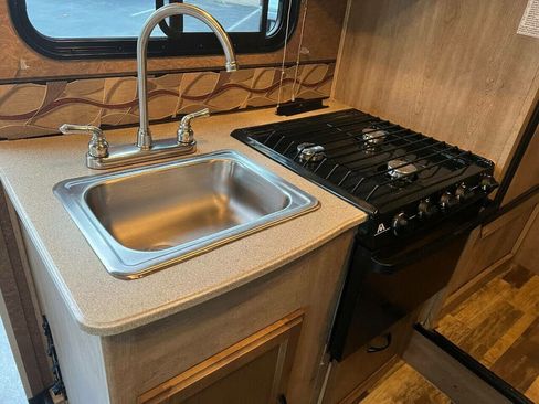 Used 2014 Ford E-350 and Econoline 350 Super Duty image 17