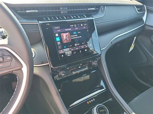 New 2025 Jeep Grand Cherokee L Laredo w/ Luxury Tech Group I image 12