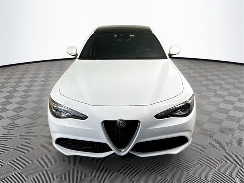 Used 2022 Alfa Romeo Giulia Ti image 2