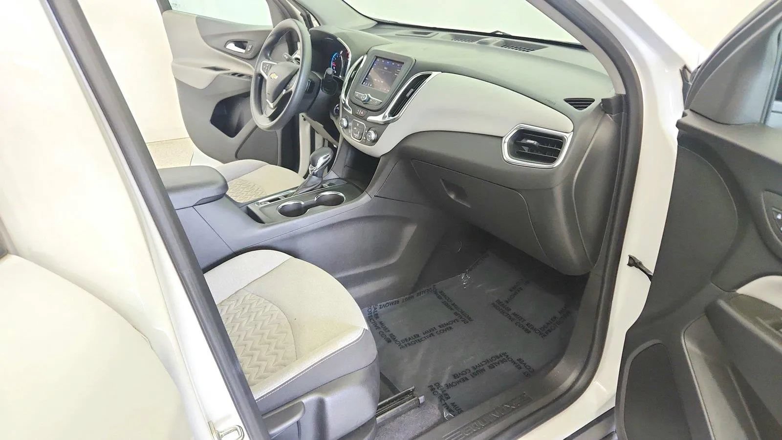 Used 2023 Chevrolet Equinox LS w/ LS Convenience Package FWD image 28