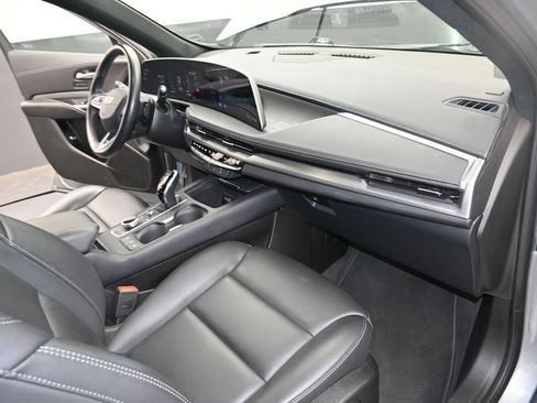 Used 2025 Cadillac XT4 Premium Luxury FWD image 25