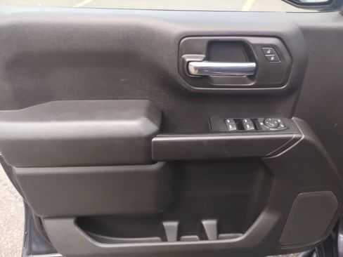 Used 2022 Chevrolet Silverado 1500 Custom Trail Boss image 10