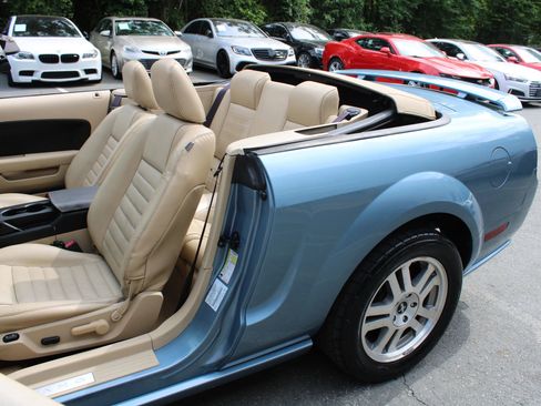 Used 2006 Ford Mustang GT RWD image 22