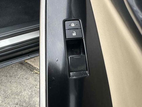 Used 2016 Lexus IS 300 AWD image 30
