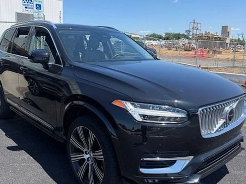 Used 2023 Volvo XC90 B6 Ultimate w/ Protection Package Premier AWD/4WD image 3
