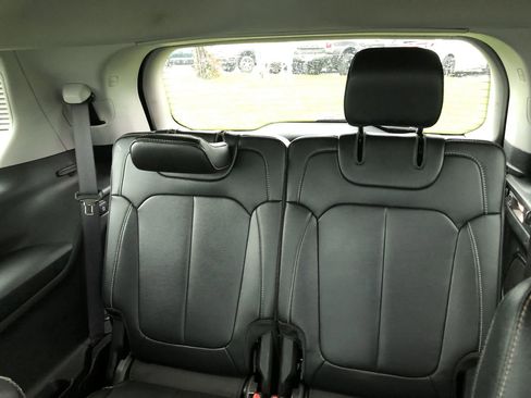 Used 2023 Jeep Grand Cherokee L Limited image 20