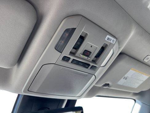 New 2026 Toyota Highlander Platinum AWD/4WD image 18