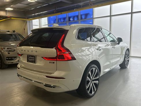 Certified 2023 Volvo XC60 B5 Ultimate w/ Climate Package image 2