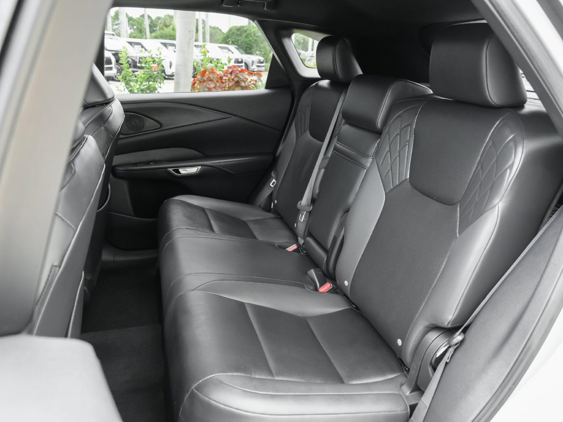 Used 2023 Lexus RX 350 Premium w/ Accessory Package AWD/4WD image 36