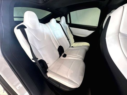 Used 2018 Tesla Model X 75D AWD/4WD image 32