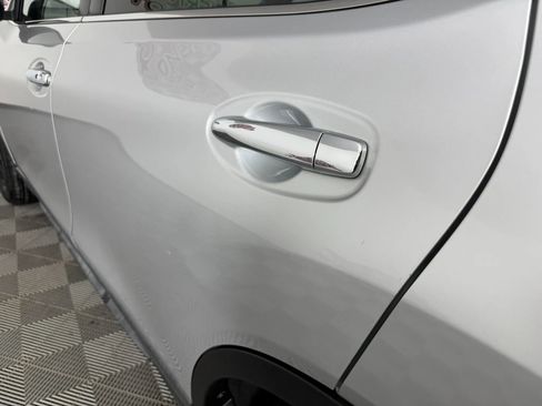 Used 2020 Nissan Rogue SV image 25