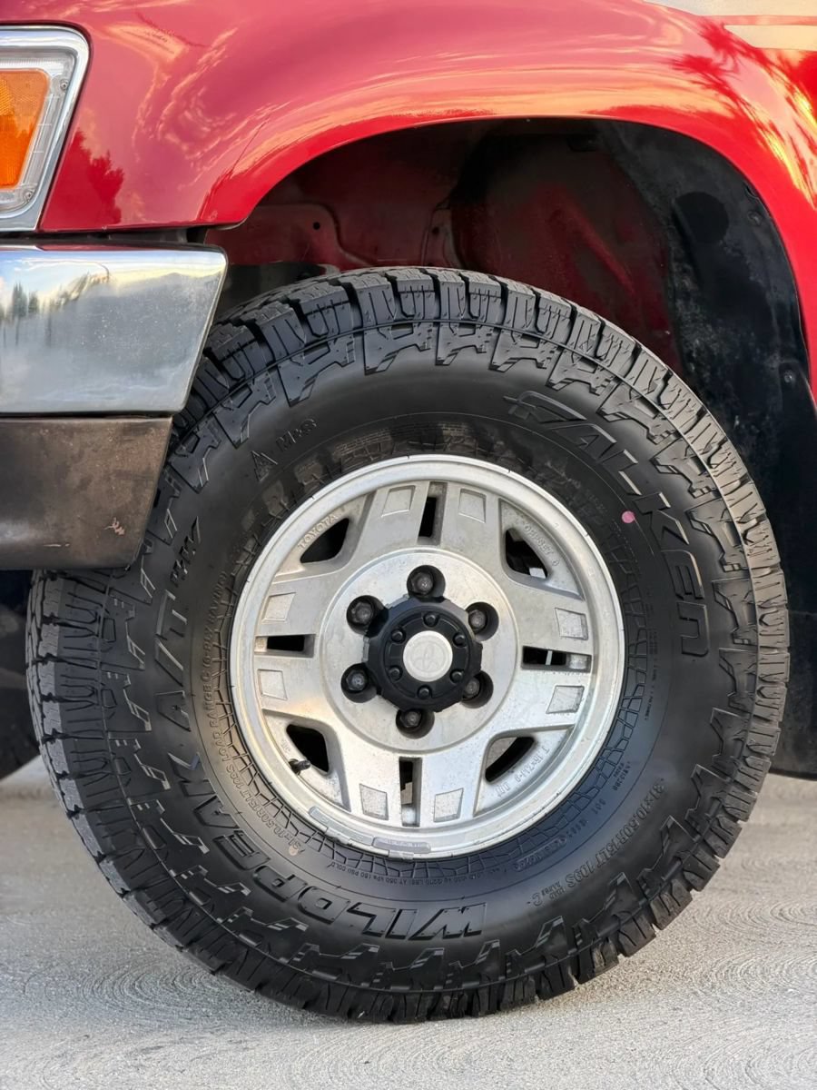 Used 1992 Toyota Pickup SR5 AWD/4WD image 3