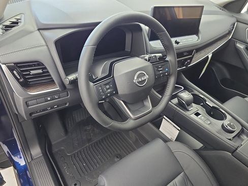 New 2026 Nissan Rogue Platinum AWD/4WD image 16