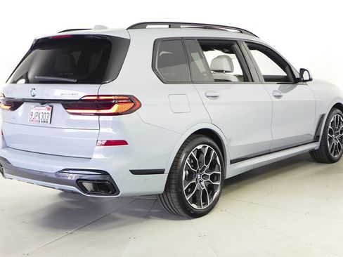 Used 2024 BMW X7 xDrive40i w/ M Sport Package AWD/4WD image 7
