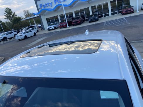 New 2026 Honda HR-V EX-L image 15