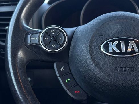 Used 2018 Kia Soul FWD image 14