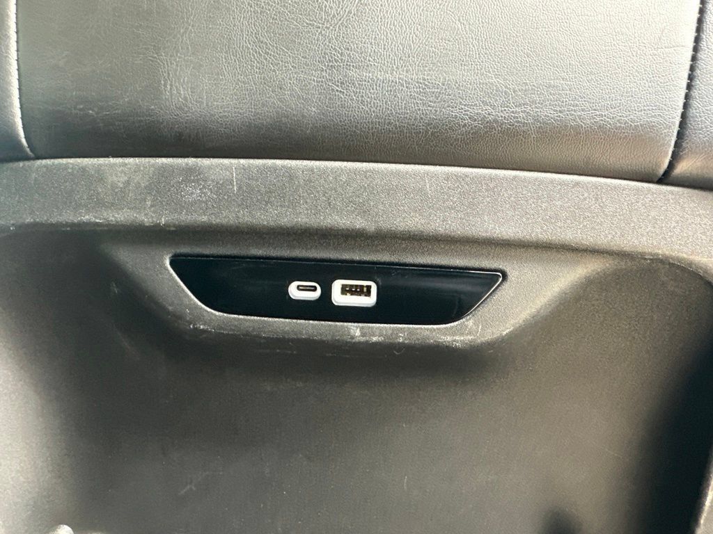 Used 2024 Chrysler Pacifica Touring-L FWD image 31
