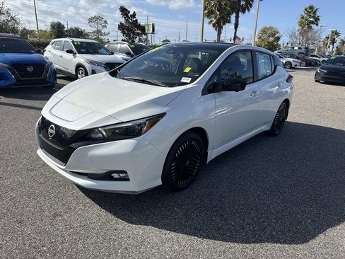 Certified 2025 Nissan Leaf SV Plus image 8