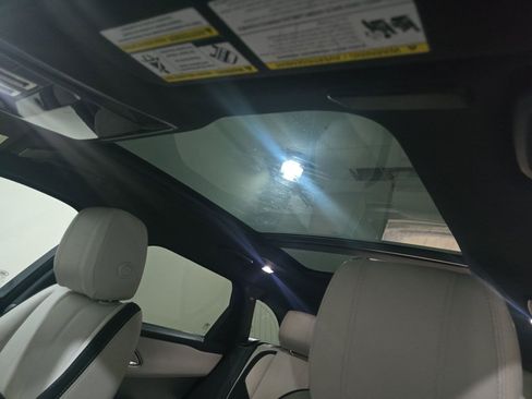 Used 2021 Land Rover Range Rover Velar R-Dynamic S image 15