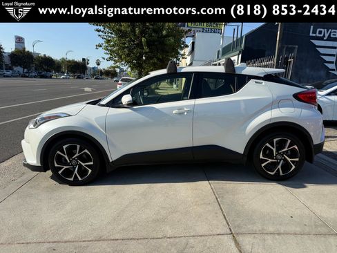Used 2018 Toyota C-HR XLE FWD image 4