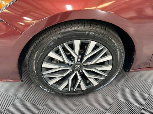 Used 2024 Nissan Altima 2.5 SV FWD image 28