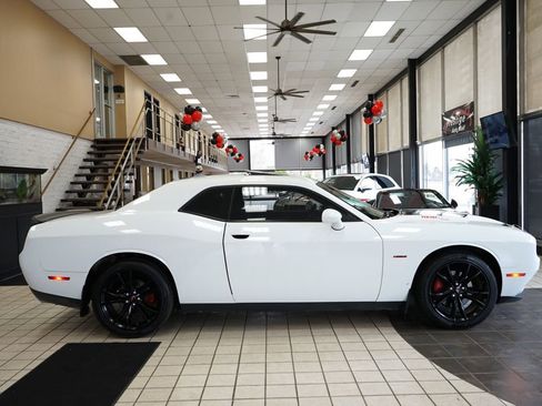 Used 2018 Dodge Challenger R/T w/ Blacktop Package image 17
