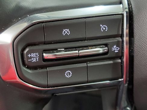 Used 2025 GMC Terrain Elevation AWD/4WD image 30