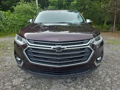 Used 2020 Chevrolet Traverse LT FWD image 2