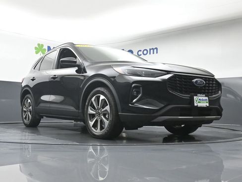 Used 2023 Ford Escape Platinum image 27