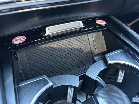 Used 2025 Mercedes-Benz GLS 450 4MATIC image 36