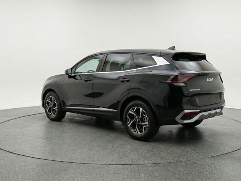 Used 2025 Kia Sportage LX image 6