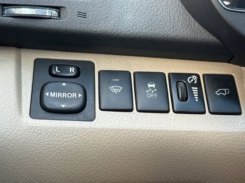 Used 2012 Toyota Highlander Limited image 38