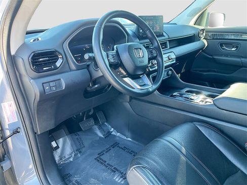 Used 2023 Honda Pilot Elite image 9