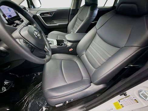 Used 2025 Toyota RAV4 XLE Premium FWD image 11