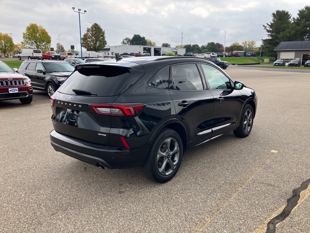 Used 2024 Ford Escape ST-Line w/ Tech Pack #1 AWD/4WD image 7