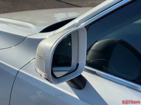 Used 2020 Volvo XC90 T6 Momentum image 9