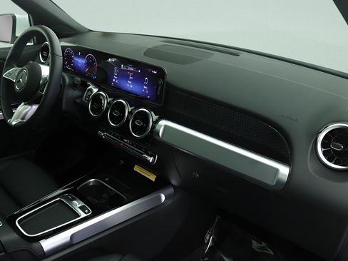 Certified 2026 Mercedes-Benz GLB 250 image 22