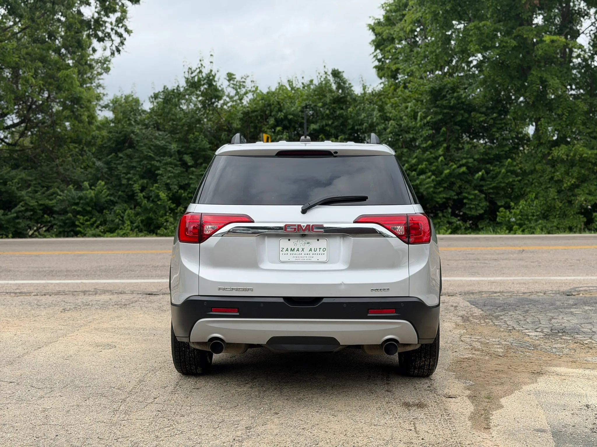 Used 2019 GMC Acadia SLT AWD/4WD image 3